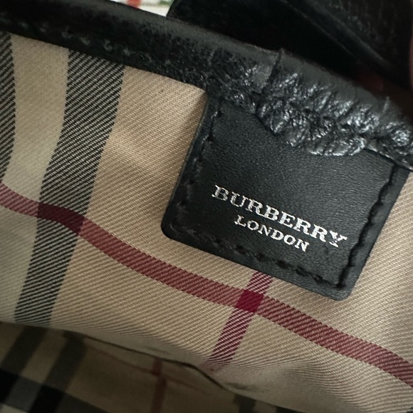 Burberry Vintage Black Leather Shoulder Bag - Picture 3 of 4